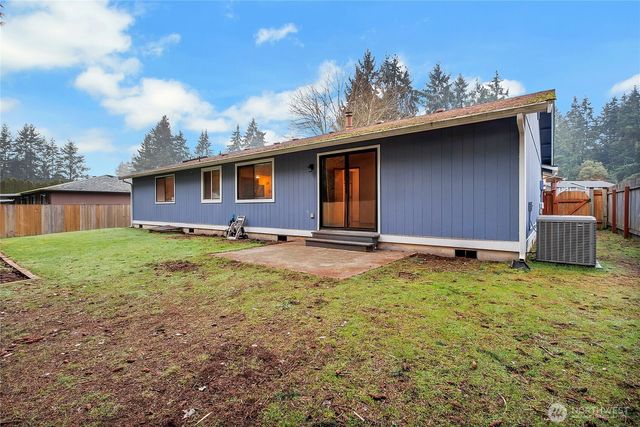 9035 Skokomish Way NE, Olympia, WA 98516