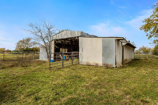 2073 Bowie Street, Sanger, TX 76266