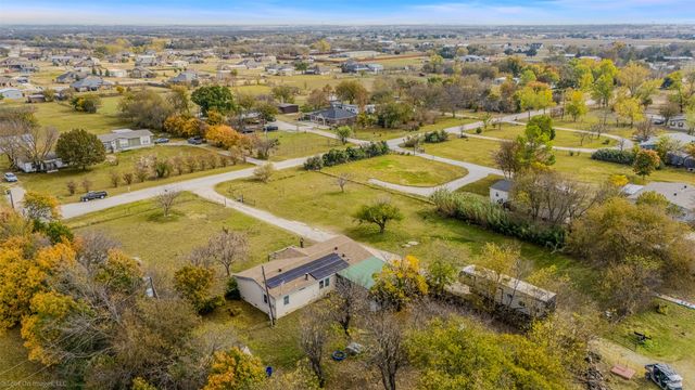 2073 Bowie Street, Sanger, TX 76266