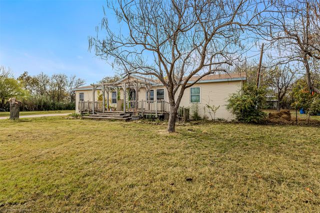 2073 Bowie Street, Sanger, TX 76266