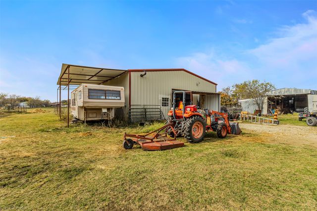 2073 Bowie Street, Sanger, TX 76266