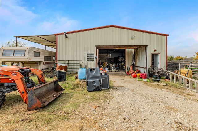2073 Bowie Street, Sanger, TX 76266