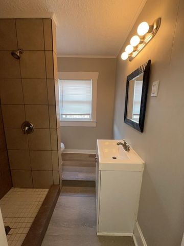 6913 Avenue L, Houston, TX 77011