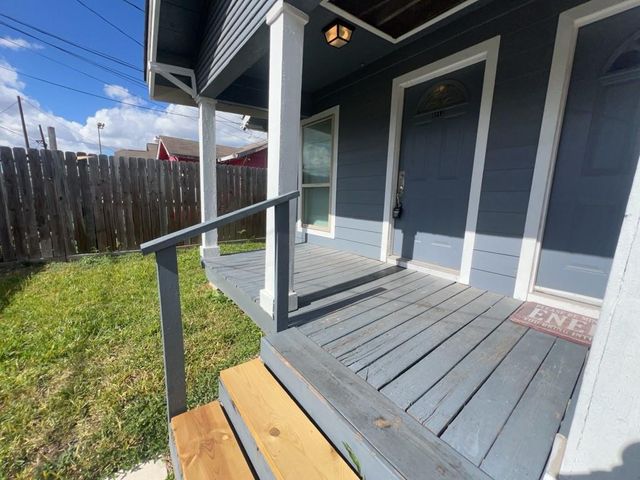 6913 Avenue L, Houston, TX 77011