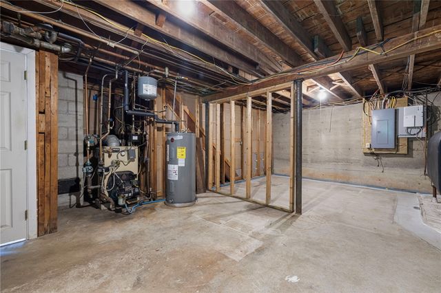205 Read Avenue, Coventry, RI 02816