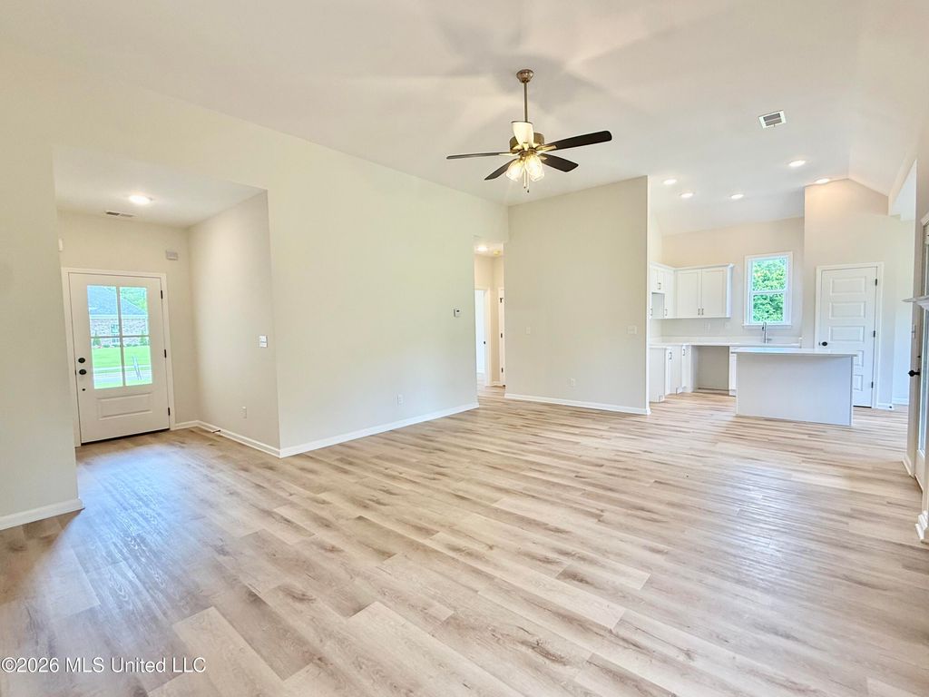 1020 Great Glen Drive, Southaven, MS 38671 — photo 2