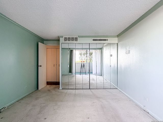 7039 San Pedro Ave Apt 205, San Antonio, TX 78216