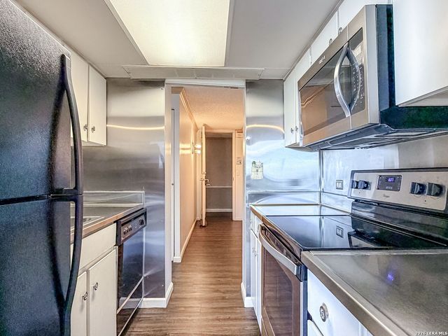 7039 San Pedro Ave Apt 205, San Antonio, TX 78216