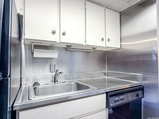 7039 San Pedro Ave Apt 205, San Antonio, TX 78216