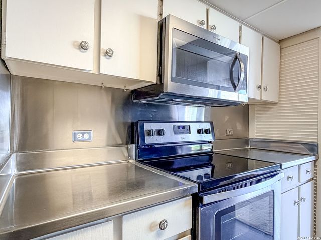 7039 San Pedro Ave Apt 205, San Antonio, TX 78216