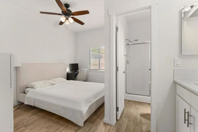 1045 E Vista Way 14, Vista, CA 92084