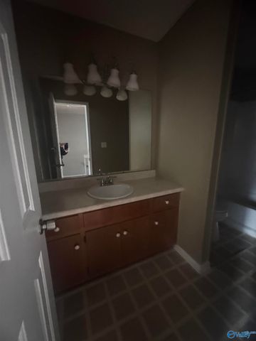 210 Marinawoods Drive e, Huntsville, AL 35803