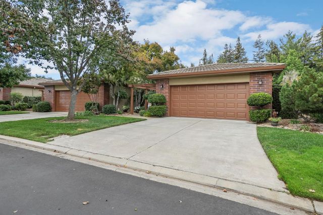 2379 Hyde Park Cir, Lodi, CA 95242
