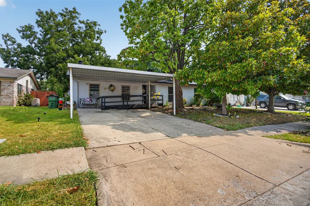 821 Milky Way, Garland, TX 75040