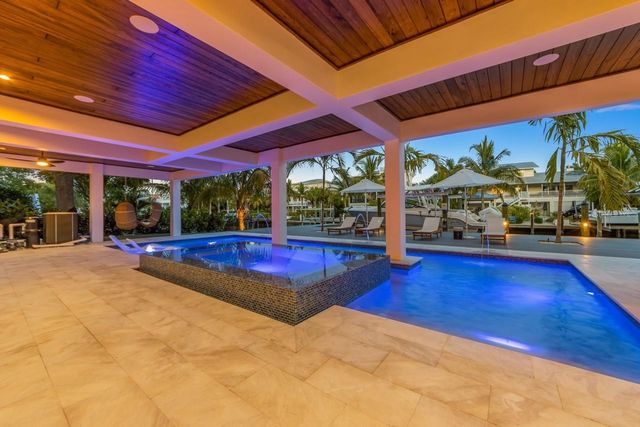 515 LOQUAT DRIVE, Anna Maria, FL 34216