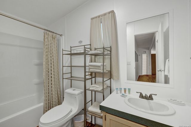 1047 Lonesome, Canyon Lake, TX 78133