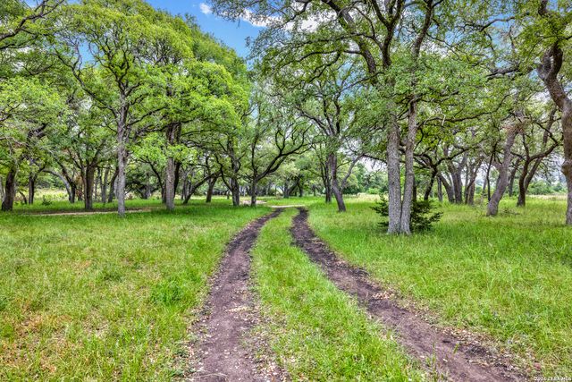 1047 Lonesome, Canyon Lake, TX 78133