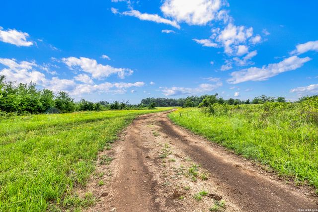 1047 Lonesome, Canyon Lake, TX 78133