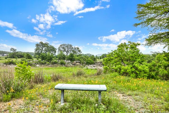 1047 Lonesome, Canyon Lake, TX 78133