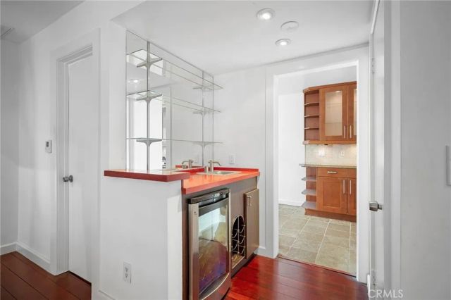 300 N Isabel Street 10, Glendale, CA 91206