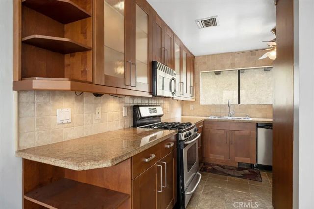 300 N Isabel Street 10, Glendale, CA 91206