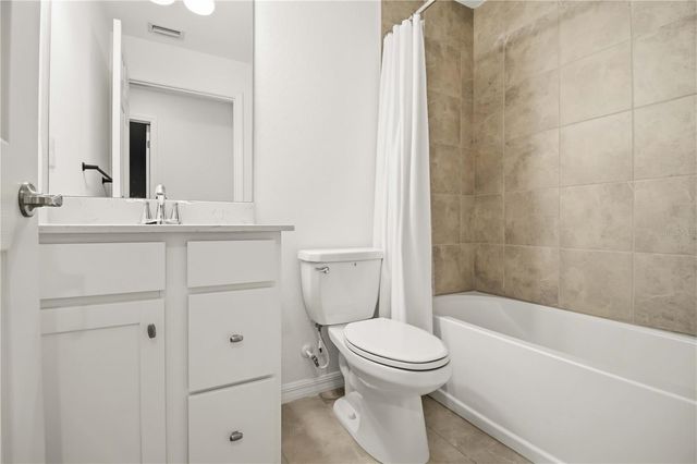 5695 PALMER CIRCLE 203, Bradenton, FL 34211