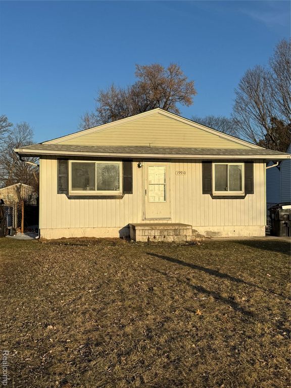 19910 Seminole, Redford Charter Township, MI 48240