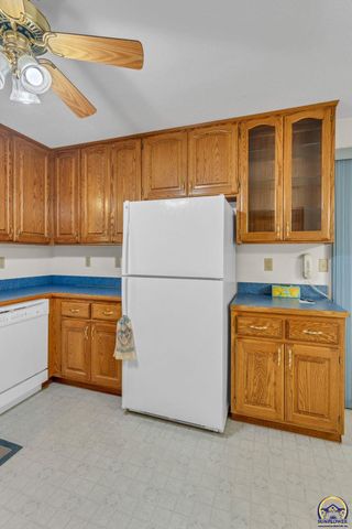 5232 SW 25th TER, Topeka, KS 66614