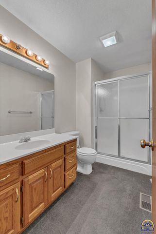 5232 SW 25th TER, Topeka, KS 66614