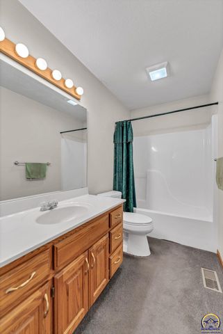 5232 SW 25th TER, Topeka, KS 66614