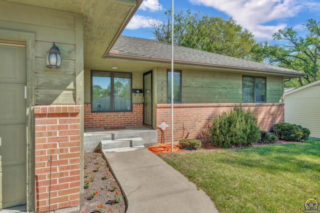5232 SW 25th TER, Topeka, KS 66614