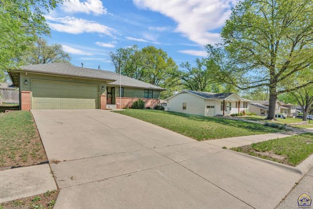 5232 SW 25th TER, Topeka, KS 66614