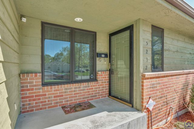 5232 SW 25th TER, Topeka, KS 66614