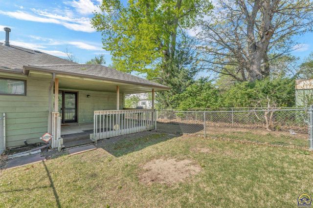 5232 SW 25th TER, Topeka, KS 66614