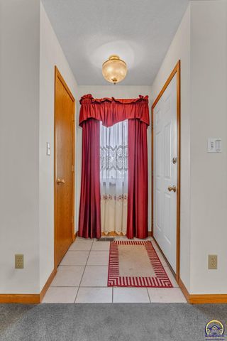 5232 SW 25th TER, Topeka, KS 66614