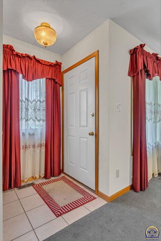 5232 SW 25th TER, Topeka, KS 66614