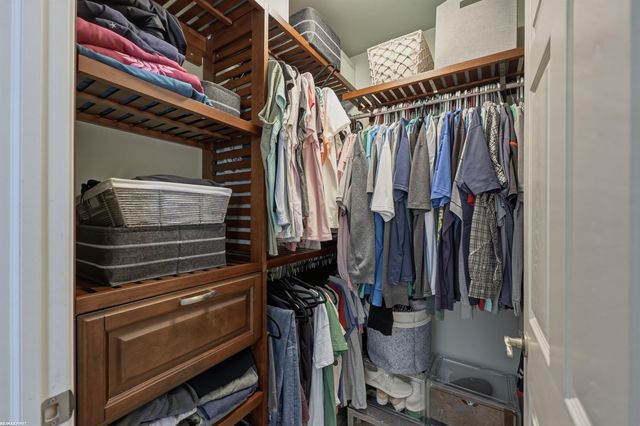 16489 Bishopsgate Drive, Macomb Twp, MI 48044