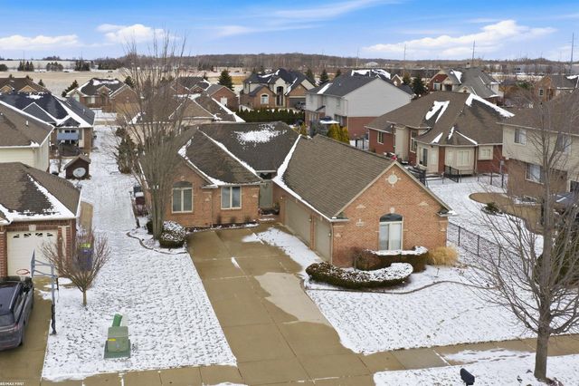 16489 Bishopsgate Drive, Macomb Twp, MI 48044