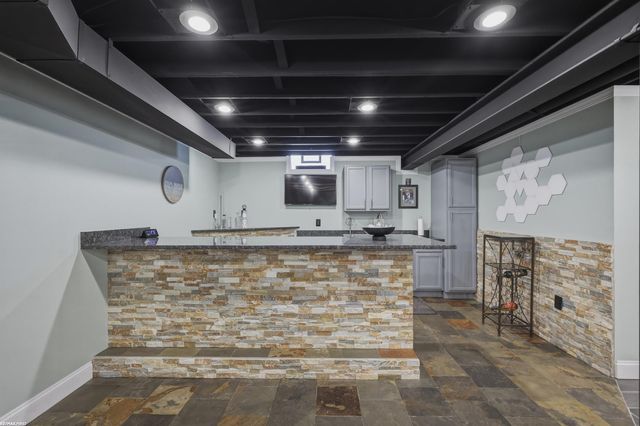 16489 Bishopsgate Drive, Macomb Twp, MI 48044