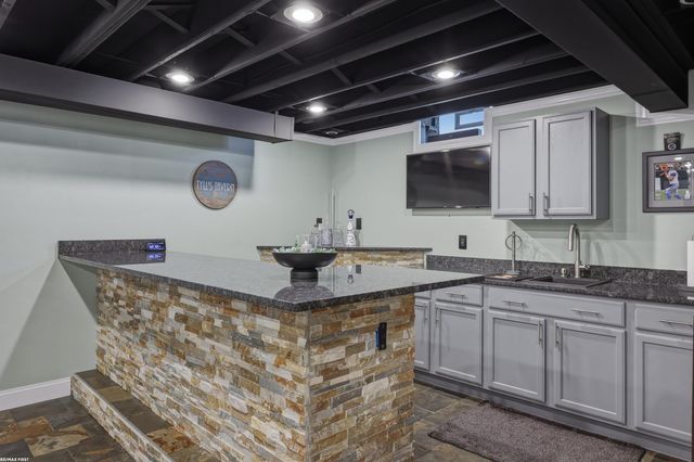 16489 Bishopsgate Drive, Macomb Twp, MI 48044