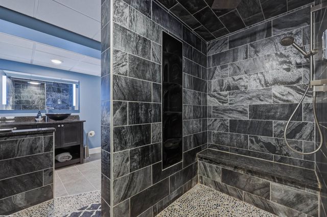 16489 Bishopsgate Drive, Macomb Twp, MI 48044