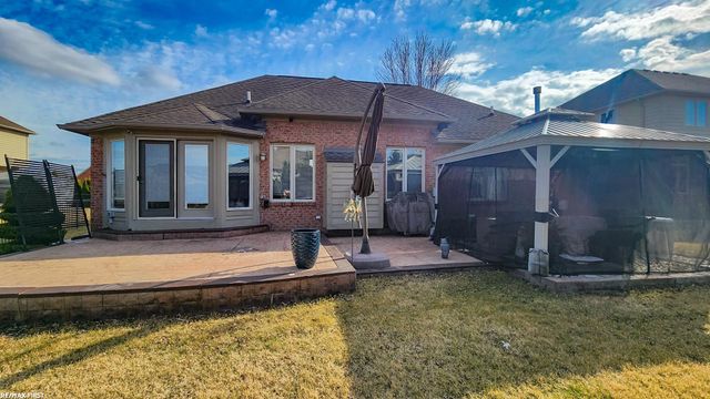 16489 Bishopsgate Drive, Macomb Twp, MI 48044