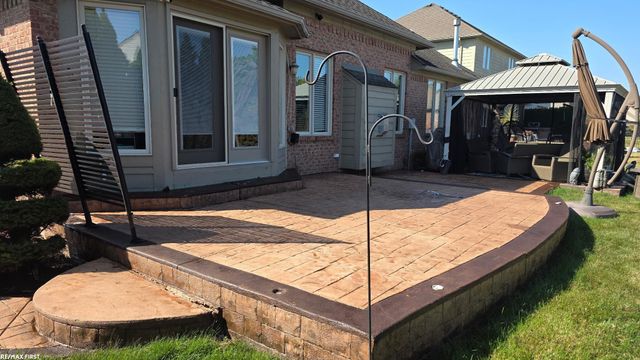 16489 Bishopsgate Drive, Macomb Twp, MI 48044