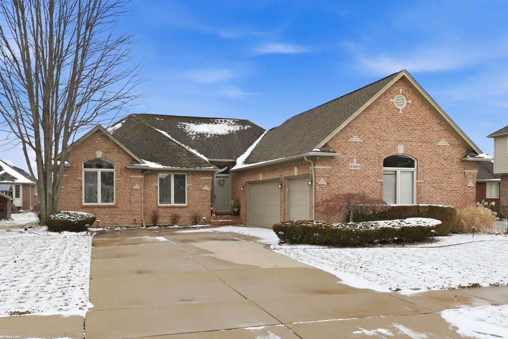 16489 Bishopsgate Drive, Macomb Twp, MI 48044