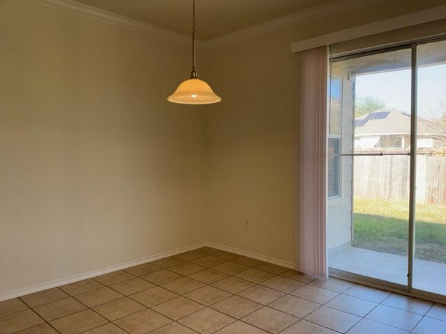 129 Luna Vista DR, Hutto, TX 78634