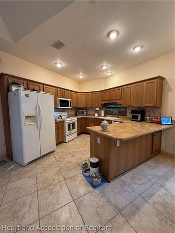 1637 Cedarbrook Street, Lake Placid, FL 33852