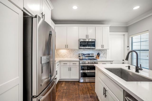 5540 Nolda Street, Houston, TX 77007