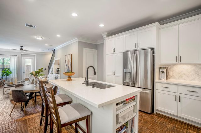 5540 Nolda Street, Houston, TX 77007