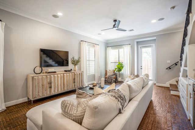 5540 Nolda Street, Houston, TX 77007