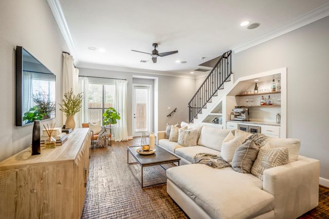 5540 Nolda Street, Houston, TX 77007